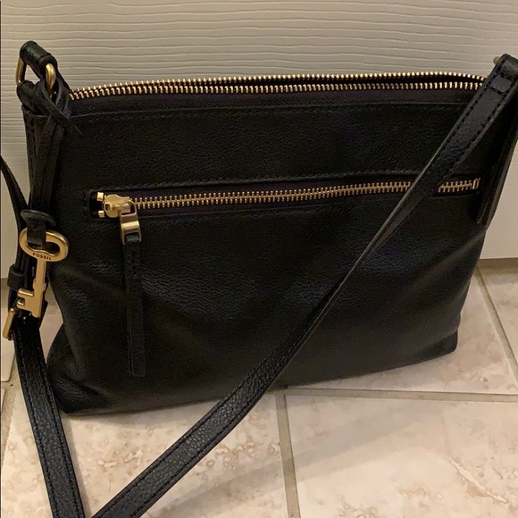 Fossil Crossbody - Picture 4 of 4